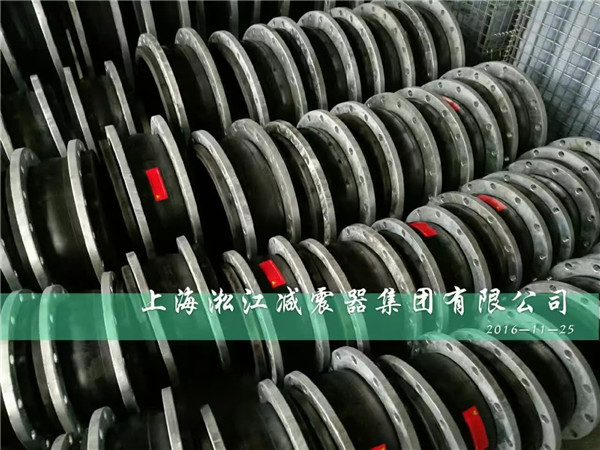 橡膠軟連接歷經考驗用于烏魯木齊排污工程 熱鍍鋅法蘭橡膠軟連接