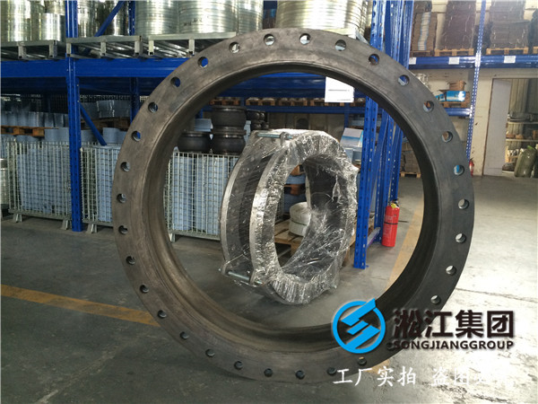 中央空調(diào)安裝的,遇到拉脫,我們管道上300的橡膠軟連接被拉托盤